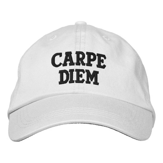 Carpe Diem (Latijn) "Seize the Day" Geborduurde Pet (Voorkant)