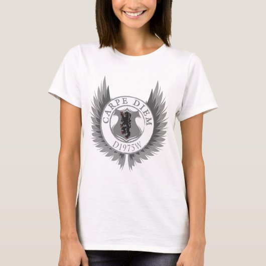 Carpe Diem met Crest, Wings & Lyon T-shirt (Voorkant)