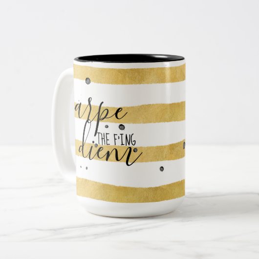 Carpe the fing Diem Gold Stripe Pattern Tweekleurige Koffiemok (Voorkant links)