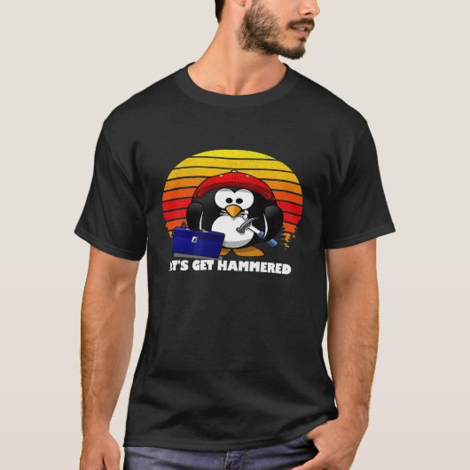 Carpenter Penguin Lets get Hammered Funny T-Shirt (Voorkant)