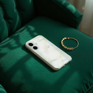 Carrara Gold Marble Abstract - Luxe aderen iPhone 16 Hoesje