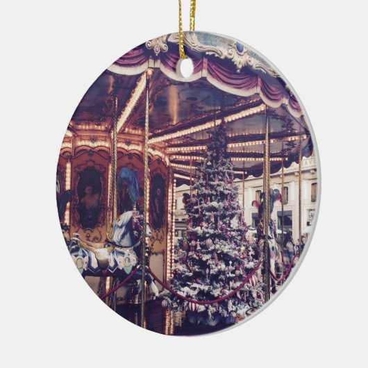 carrousel kerstversiering keramisch ornament (Links)