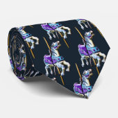 Carrousel Paard Gekleed in Lavendel en Blauw Stropdas (Opgerold)