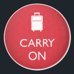 CARRY ON - Luggage - Funny Red Keramische Knop<br><div class="desc">Hier is een grappig ontwerp dat leuk maakt aan de "Keep Calm"-trend. Pak dit en ga door. Het bevat witte letters en afbeeldingen die een koffer in een eenvoudige grafische stijl en de woorden "Drary On" weergeven. Ha ha. Het is op een mooie rode achtergrond met een subtiele texturering. U...</div>