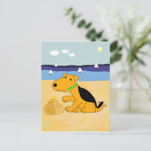 Cartoon Airedale Terrier Dog op het strand briefka Briefkaart (Staand voorkant)