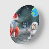 Cartoon astronaut  ruimteschakel op maan ronde klok (Hoek)