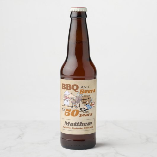 Cartoon BBQ en bieren 50e verjaardag rustiek Bier Etiket (Voorkant)