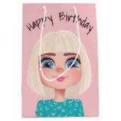 Cartoon Birthday Girl op Blush Pink Medium Cadeauzakje (Voorkant)