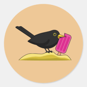 Cartoon Blackbird die een ijskap eet Ronde Sticker