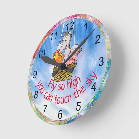 Cartoon boerendieren vliegen zo hoog in de lucht ronde klok (Hoek)