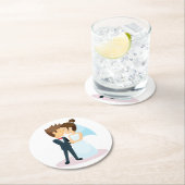 Cartoon bruid en bruidegom zoenen bruiloft ronde kartonnen onderzetter (Insitu)