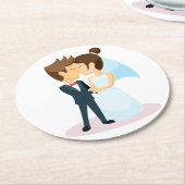 Cartoon bruid en bruidegom zoenen bruiloft ronde kartonnen onderzetter (Gebogen)