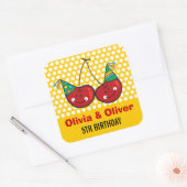 Cartoon Cheeky Cherries met Petten van feestdagen Vierkante Sticker (Envelop)