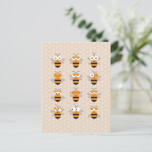 Cartoon Cute Funny Honey Bee Honeycomb Briefkaart (Staand voorkant)