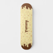 Cartoon druiptaart met naam persoonlijk skateboard (Voorkant)