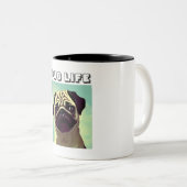 Cartoon edele en Schattige Pug Shot Tweekleurige Koffiemok (Voorkant rechts)