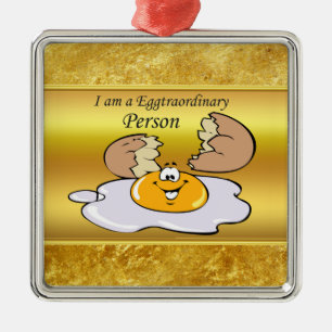cartoon gefrituurd ei met grote glimlach metalen ornament