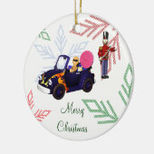 Cartoon Gingerbread Cruising in een Speelgoed-auto Keramisch Ornament (Links)