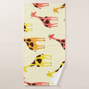 Cartoon Giraffe: Kleurrijk Patroon. Badhanddoek