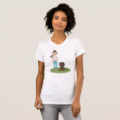 Cartoon Girl & Black en Tan Cavalier Spaniel Dog T-shirt (Voorkant volledig)