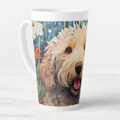 Cartoon Goldendoodle in een Garden Latte Mok (Linkerhoek)