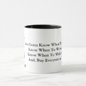 Cartoon Golfing Man Funny Motto Mok (Midden)