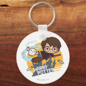 Cartoon Harry and Hedwig Flying Past Hogwarts Sleutelhanger (Voorkant)