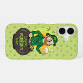 Cartoon kabouter in een gouden pot met een pint iPhone 16 hoesje (Achterkant horizontaal)