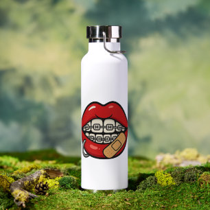 Cartoon Lips Sticker met Braces & Piercing Waterfles