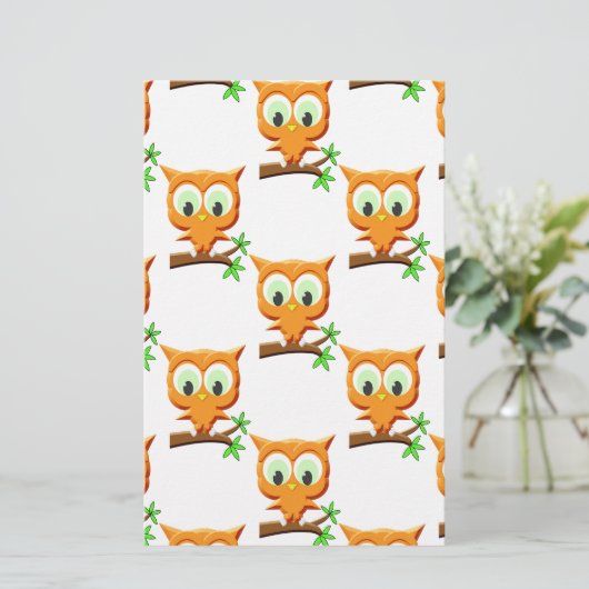 Cartoon Little Owl on Branch Pattern Briefpapier (Staand voorkant)