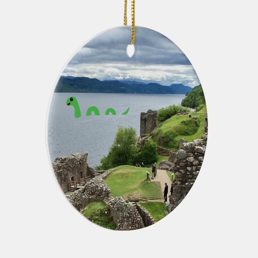 Cartoon Loch Ness Monster Urquhart Castle Funny Keramisch Ornament (Rechts)