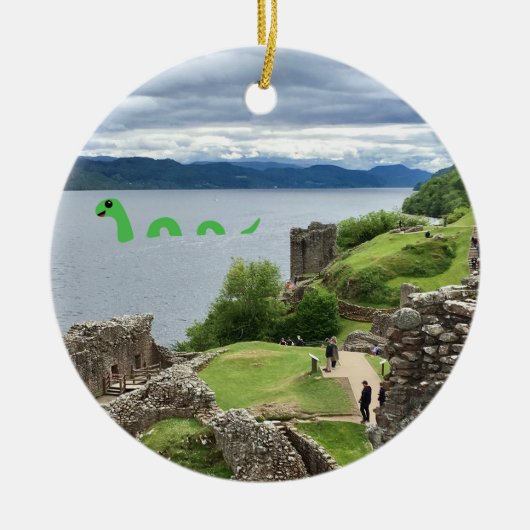 Cartoon Loch Ness Monster Urquhart Castle Funny Keramisch Ornament (Voorkant)