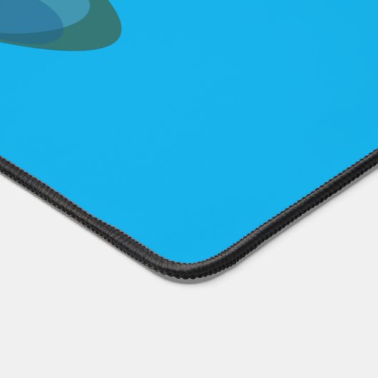 Cartoon met een staartjongen en een hondenroeiboot bureaumat (Hoek)