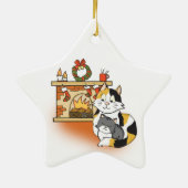 Cartoon Moeder Kat en Kitten bij Gezellige Haard Keramisch Ornament (Achterkant)