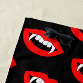 Cartoon Monster Vampire Lips sharp Teeth Fangs Strandlaken (In situ)