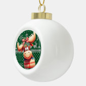 Cartoon Moose op groen gebreid patroon Keramische Bal Ornament (Rechts)