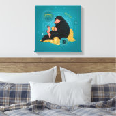 Cartoon NIFFLER™ met gouden munten Canvas Afdruk (Insitu (Slaapkamer))
