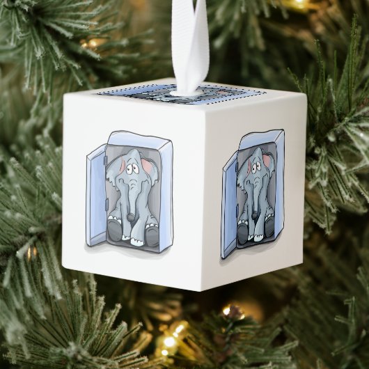 Cartoon olifant zit in een koelkast ornament (Boom)