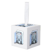 Cartoon olifant zit in een koelkast ornament (Voorkant hoekig)