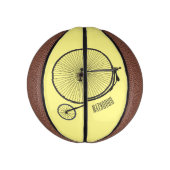 Cartoon op wiel met hoge wielaandrijving basketbal (Verticaal)