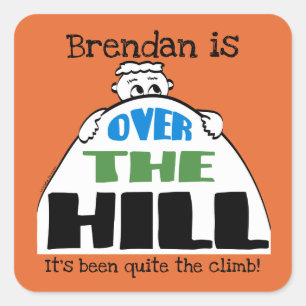 Cartoon over de heuvel gepersonaliseerde verjaarda vierkante sticker