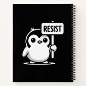 Cartoon Penguin Holding "RESIST" Sign – B & W Notitieboek (Achterkant)