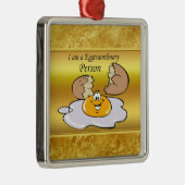 cartoon personage frituurde eicel met grote glimla metalen ornament (Rechts)