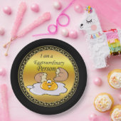 cartoon personage frituurde eicel met grote glimla papieren bordje (Feest)