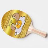 cartoon personage frituurde eicel met grote glimla tafeltennisbatje (Zijkant)