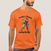 Cartoon Pickle en Pepper Pickleball Team Hot Dill T-shirt (Voorkant)