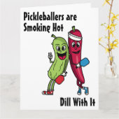 Cartoon Pickle en Pepper Smoking Hot Pickleball Kaart (Gele Bloem)
