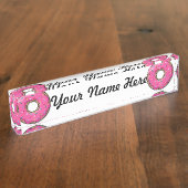 Cartoon roze donut met sprinken naambordje (Zijkant)