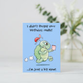 Cartoon schildpad met late verjaardagsgroeten briefkaart (Staand voorkant)