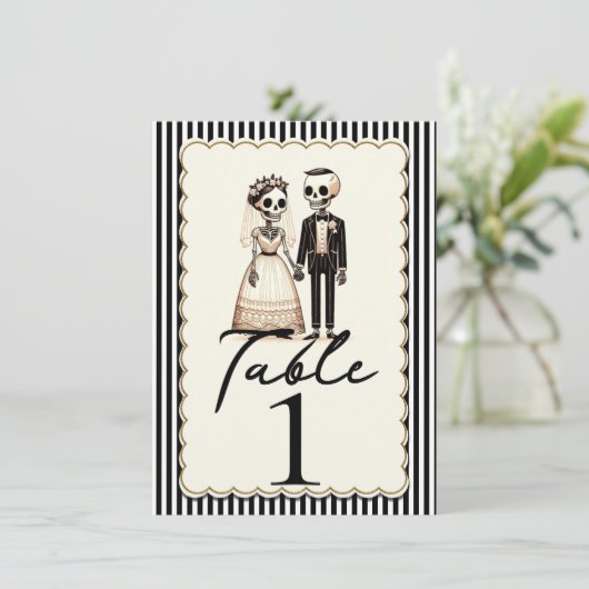 Cartoon skelet bruid bruidegom trouwtafel nummer kaart (Staand voorkant)